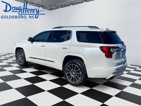 Used 2021 GMC Acadia Denali w/ Denali Technology Package image 3