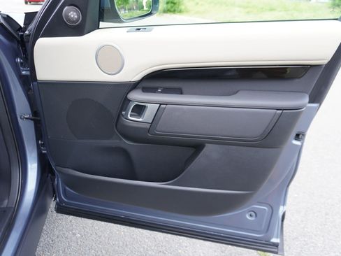 Used 2020 Land Rover Discovery SE AWD/4WD image 24