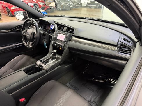 Used 2018 Honda Civic Sport image 23