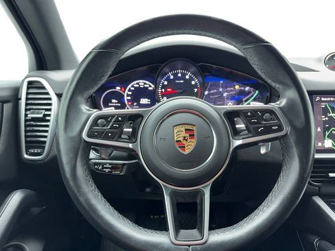 Used 2023 Porsche Cayenne AWD/4WD image 21