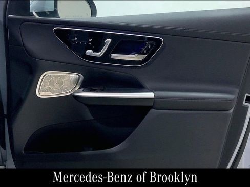 Used 2024 Mercedes-Benz GLC 300 4MATIC image 24