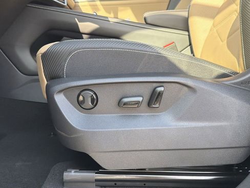 New 2026 Volkswagen Atlas Cross Sport SE image 21