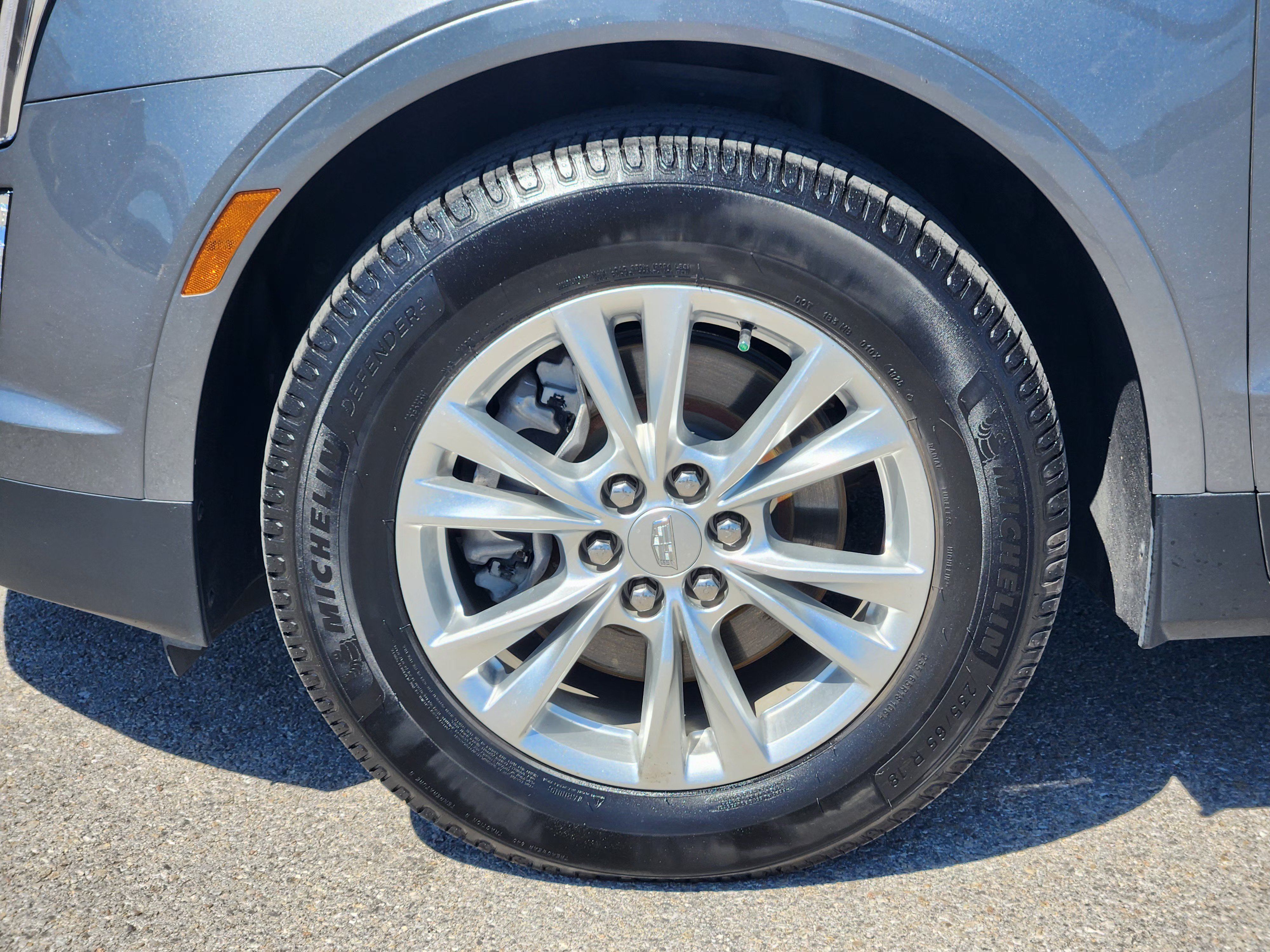Used 2022 Cadillac XT5 Luxury w/ LPO, Floor Liner Package FWD image 10
