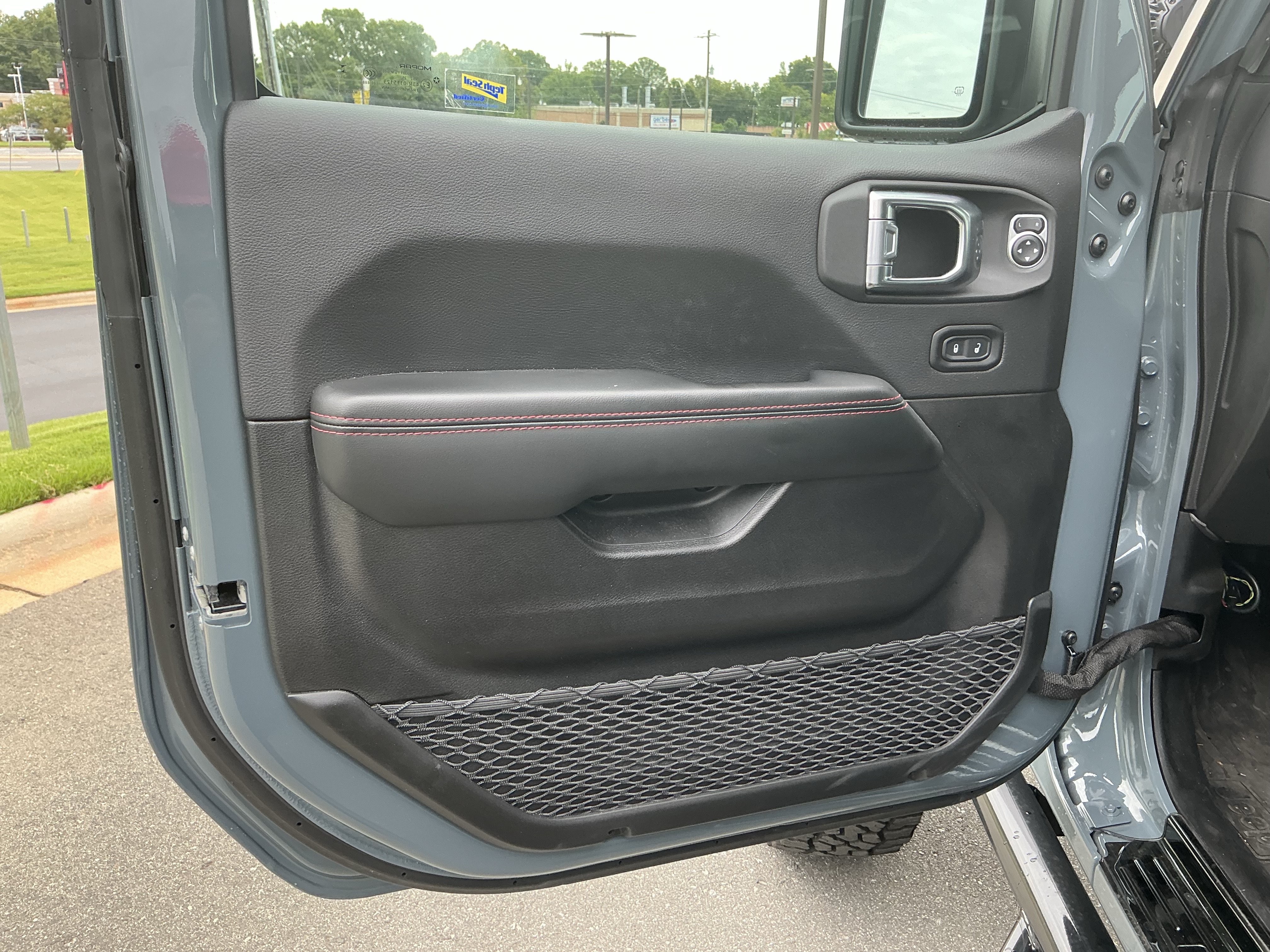 Used 2025 Jeep Gladiator Rubicon AWD/4WD image 14