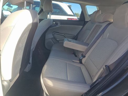 Used 2022 Kia Soul EX image 6