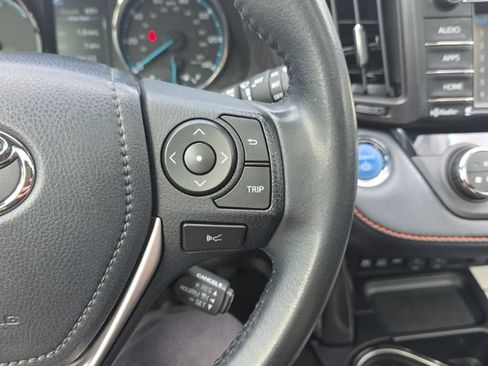 Used 2018 Toyota RAV4 SE w/ Protection Package AWD/4WD image 23