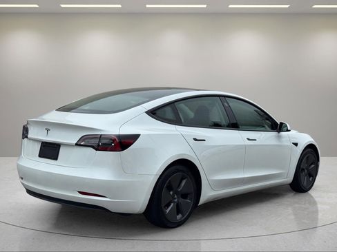 Used 2023 Tesla Model 3 Standard Range RWD image 5