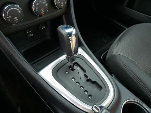 Used 2014 Dodge Avenger SXT w/ Rallye Appearance Group FWD image 24