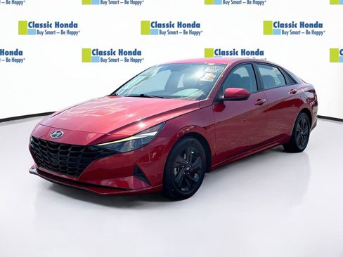 Used 2021 Hyundai Elantra SEL FWD image 3