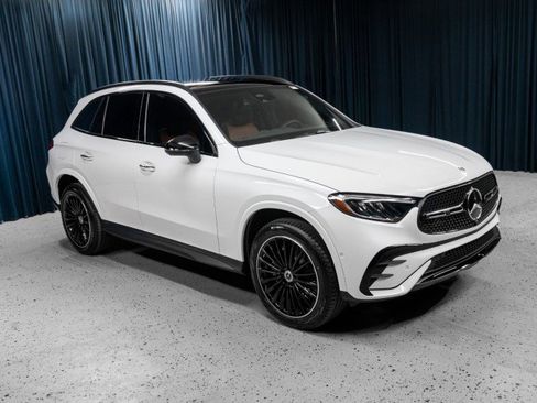 Certified 2026 Mercedes-Benz GLC 300 image 3