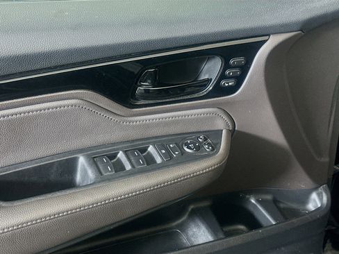 Used 2019 Honda Odyssey Elite image 11