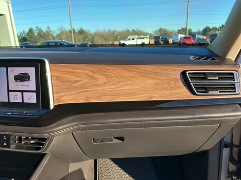 Used 2024 Volkswagen Atlas SE image 49