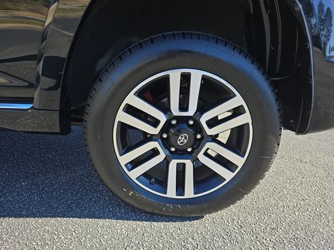 Used 2014 Toyota 4Runner Limited image 28