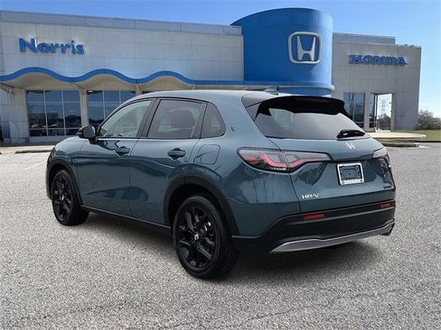 Used 2025 Honda HR-V Sport image 3