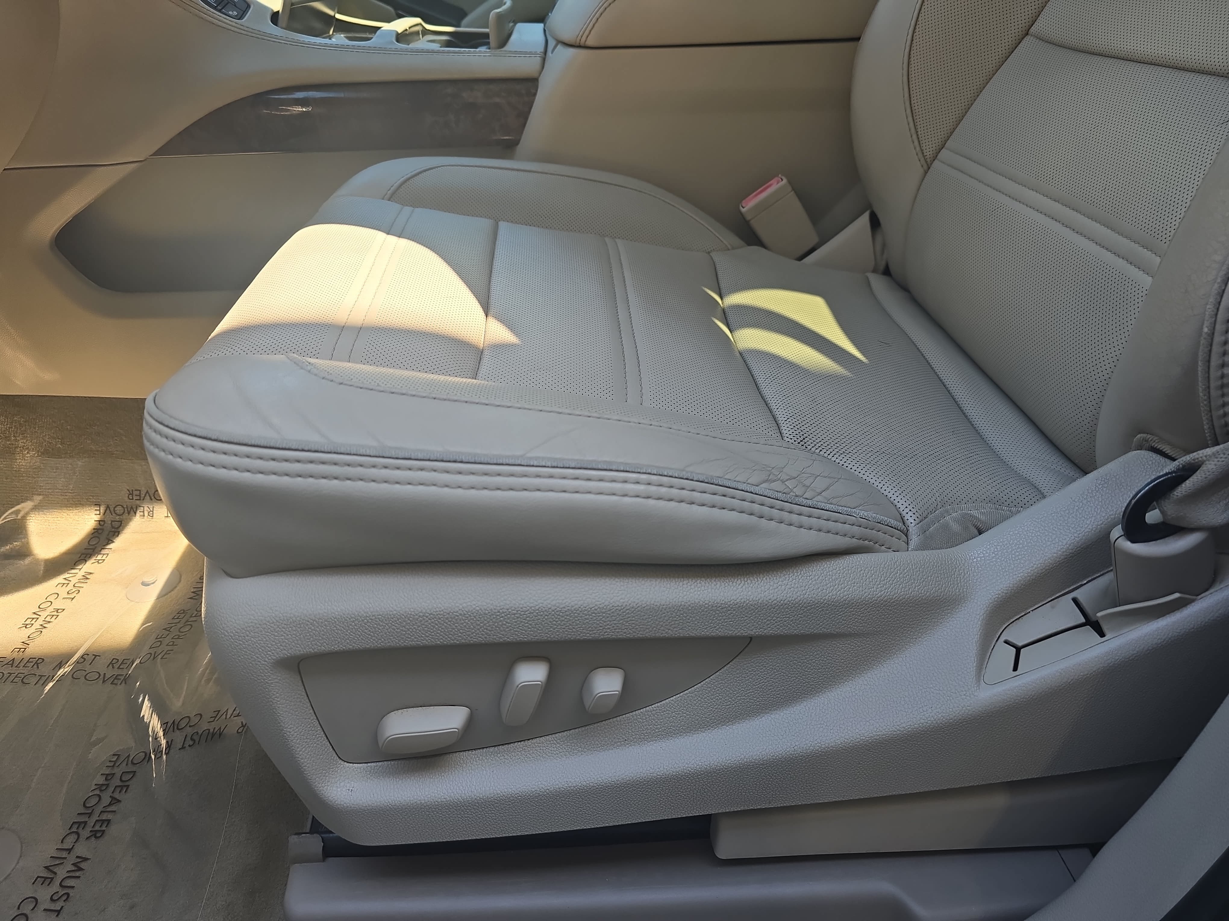 Used 2015 GMC Yukon Denali RWD image 30