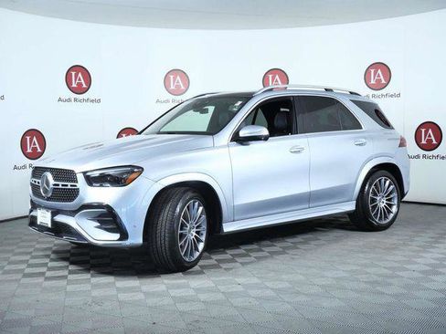 Used 2024 Mercedes-Benz GLE 450 4MATIC image 4