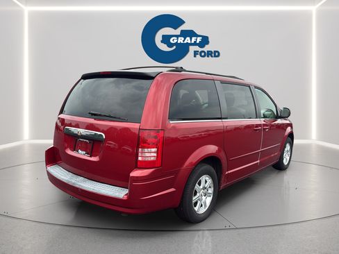 Used 2008 Chrysler Town & Country Touring w/ Family Value Group FWD image 7