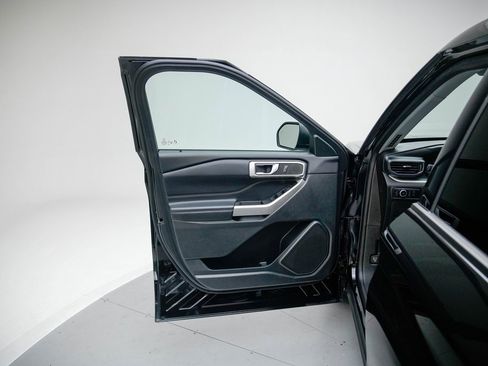 Used 2023 Ford Explorer XLT w/ Equipment Group 202A image 22