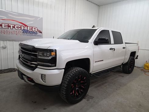 Used 2017 Chevrolet Silverado 1500 LTZ Z71 w/ Redline Edition image 2