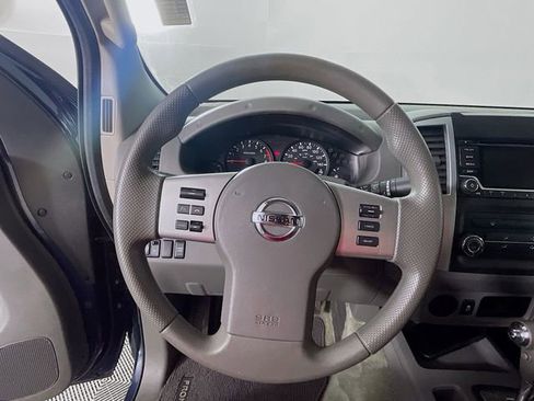 Used 2016 Nissan Frontier SV image 12