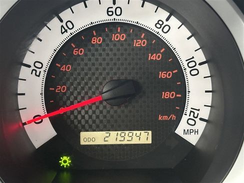 Used 2011 Toyota Tacoma 4x4 Regular Cab image 22