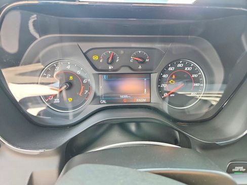 Used 2022 Chevrolet Camaro LT RWD image 8
