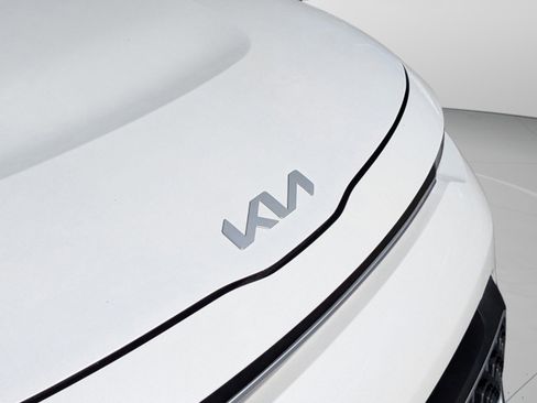 Certified 2022 Kia Soul LX w/ Technology Package image 11