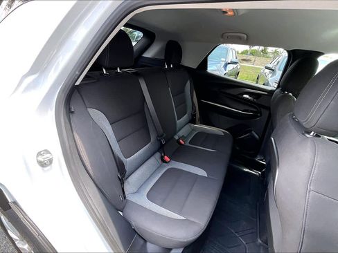 Used 2025 Chevrolet TrailBlazer LS w/ LS Convenience Package FWD image 26