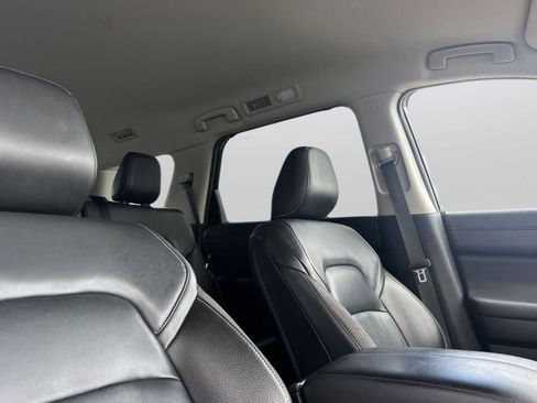Used 2023 Nissan Pathfinder SL AWD/4WD image 19