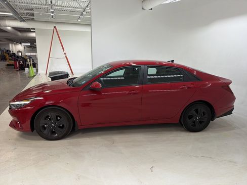 Used 2023 Hyundai Elantra SEL image 6