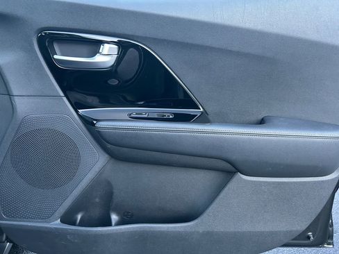 Used 2022 Kia Niro LXS w/ Digital Cluster Package image 26