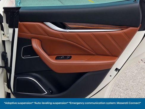 Used 2021 Maserati Levante GranLusso image 14