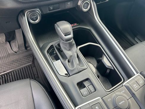 Used 2025 Toyota Grand Highlander AWD Hybrid image 25