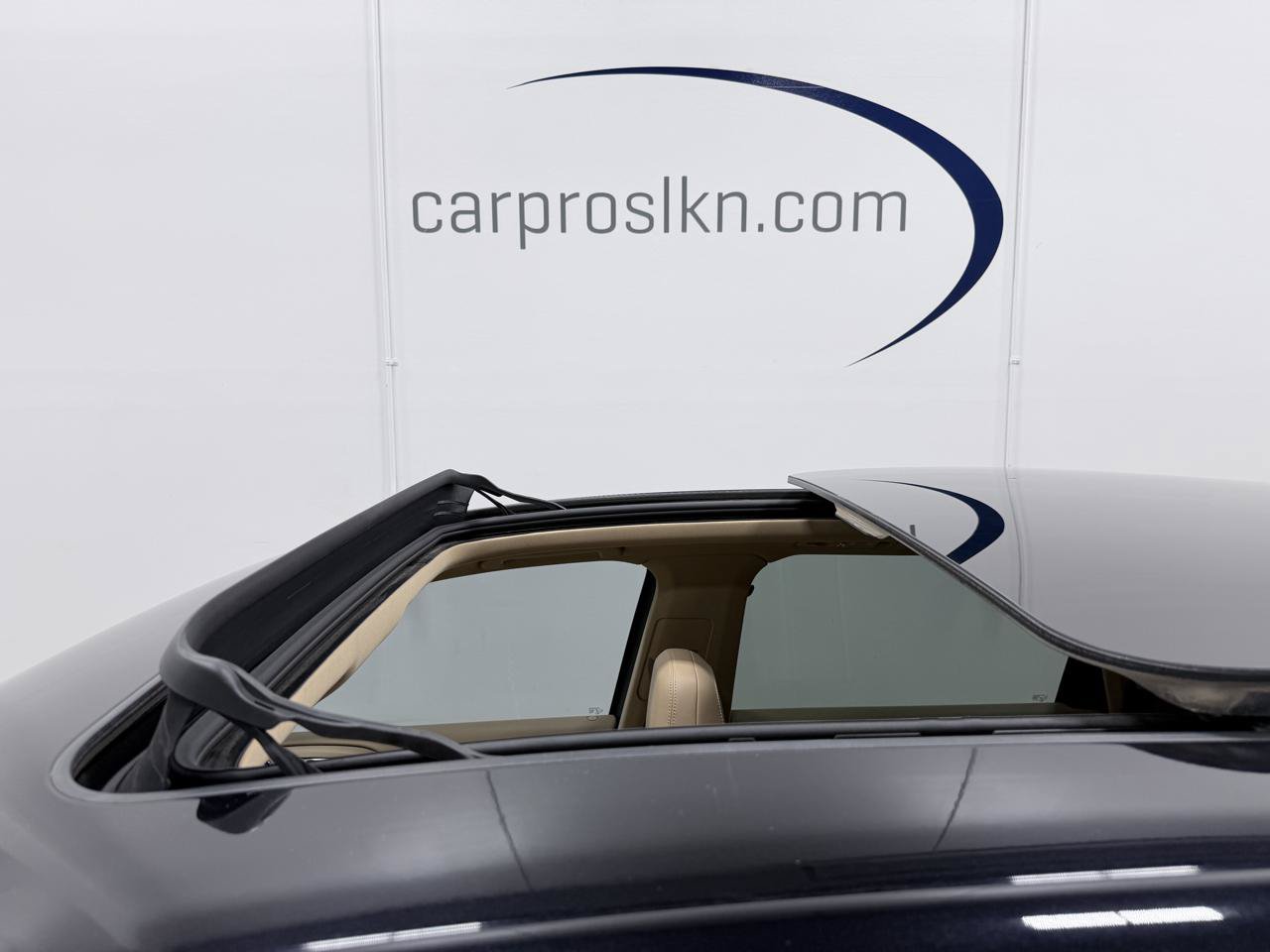 Used 2017 Porsche Cayenne Platinum Edition AWD/4WD image 15