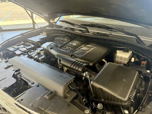 Used 2016 INFINITI QX80 2WD w/ Driver's Assistance Package image 19