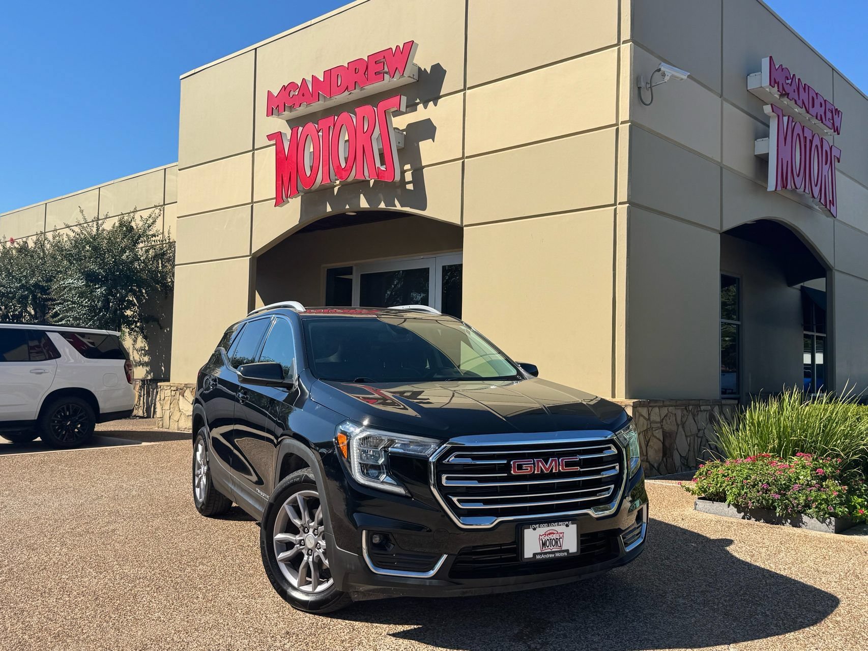 Used 2023 GMC Terrain SLT w/ Infotainment Package II FWD image 1