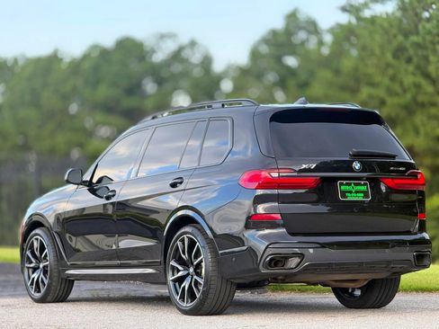 Used 2022 BMW X7 xDrive40i w/ M Sport Package AWD/4WD image 8