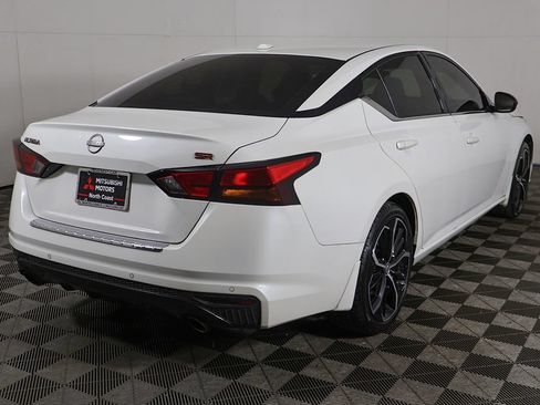Used 2023 Nissan Altima 2.5 SR w/ SR Premium Package FWD image 10
