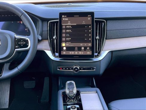 New 2026 Volvo XC90 T8 Core AWD/4WD image 9