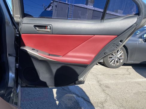 Used 2018 Lexus IS 300 image 20