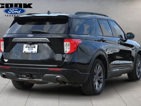 Used 2021 Ford Explorer XLT w/ Equipment Group 202A RWD image 3