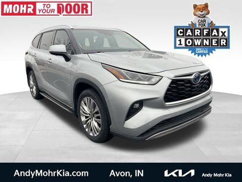 Used 2023 Toyota Highlander Platinum image 1