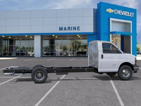 New 2026 Chevrolet Express 3500 w/ Power Convenience Package RWD image 5