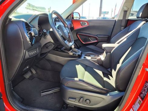 Used 2024 Kia Soul GT-Line w/ GT-Line Technology Package image 4