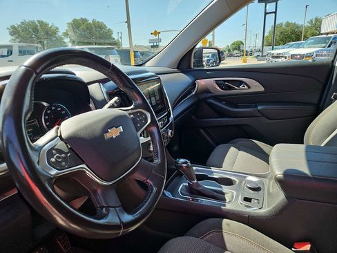 Used 2019 Chevrolet Traverse LT FWD image 10