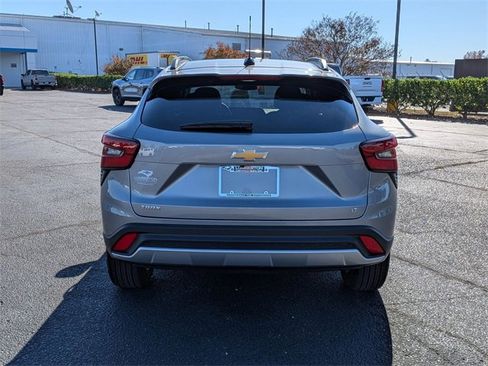 Used 2025 Chevrolet Trax LT image 4