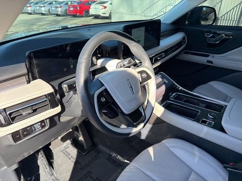 Used 2025 Lincoln Aviator AWD image 24