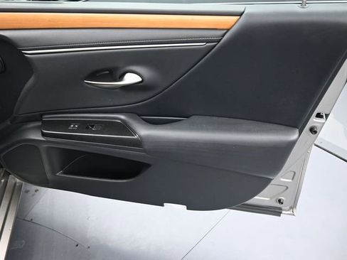 Used 2020 Lexus ES 350 w/ Accessory Package FWD image 11