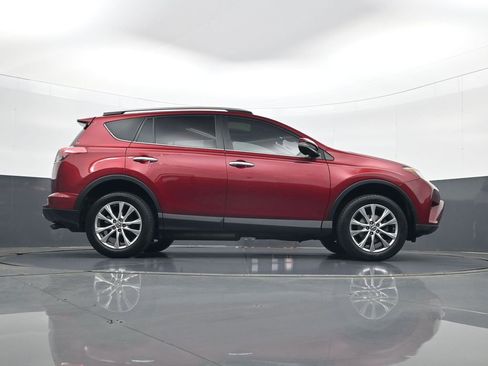 Used 2018 Toyota RAV4 Limited FWD image 24
