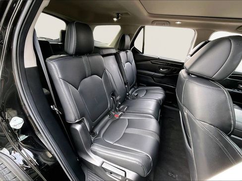 Used 2023 Honda Pilot Touring image 19